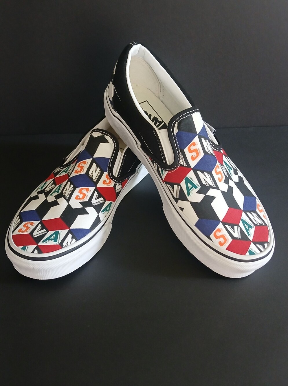 Vans Unisex Classic Slip-On Multi-Color Geometric Skate Shoes